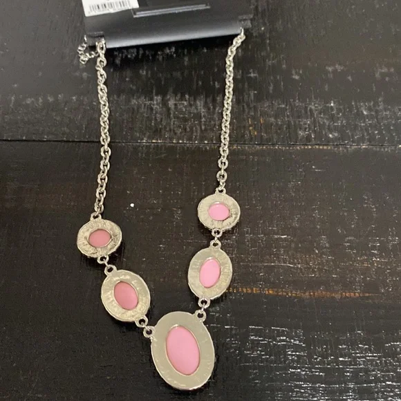 Elegant NWT New York & Company Pink & Silver Tone Necklace! - Picture 6 of 6
